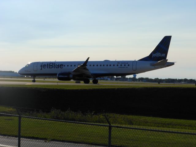 Embraer ERJ-190 (N206JB)