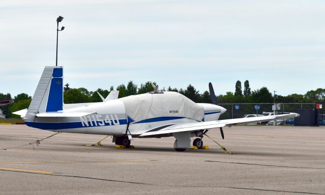 Mooney M-20 (N1154U) - Mooney M20J N1154U in Charlevoix 