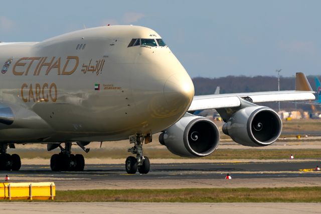 Boeing 747-400 (N476MC)