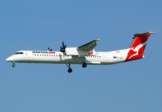 de Havilland Dash 8-400 (VH-QOI)