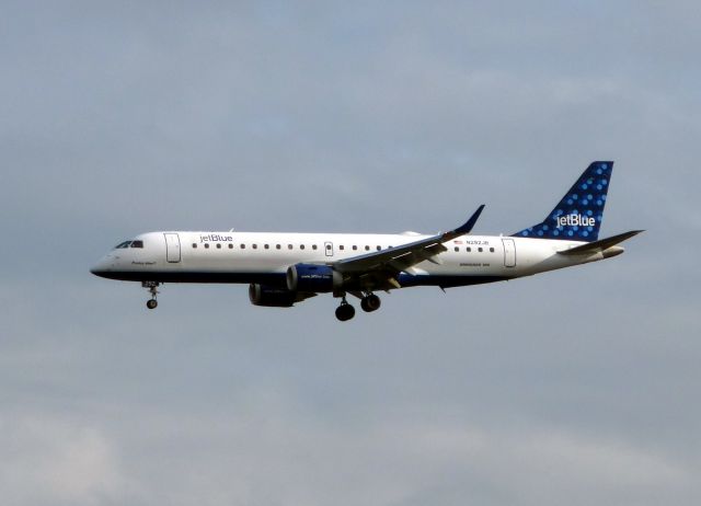 Embraer ERJ-190 (N292JB)