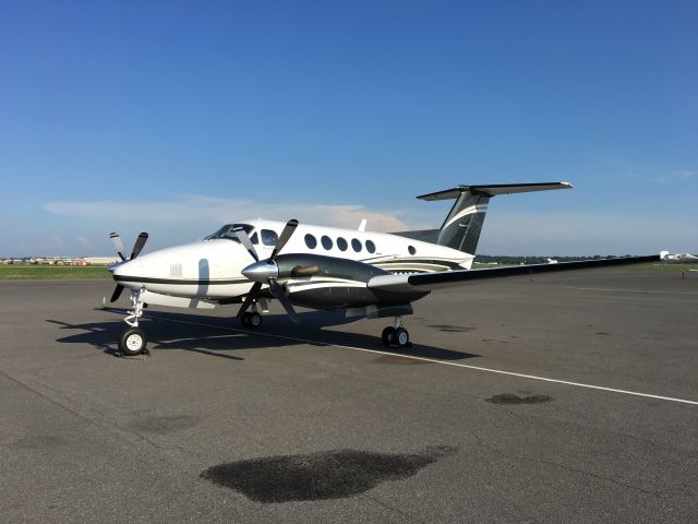 Beechcraft Super King Air 200 (N999DT)