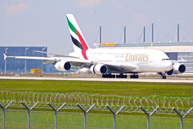 Airbus A380-800 (A6-EED)