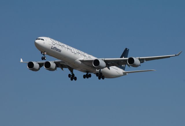 Airbus A340-600 (D-AIHC)