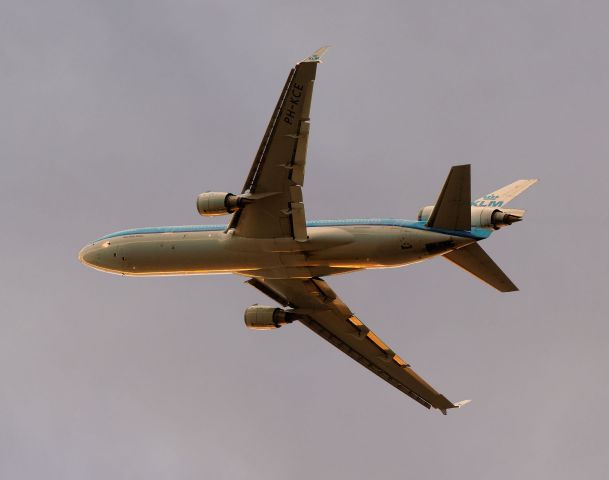 Boeing MD-11 (PH-KCE) - Sunset Departure to Amsterdam