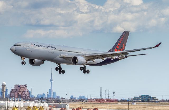 Airbus A330-300 (OO-SFW)