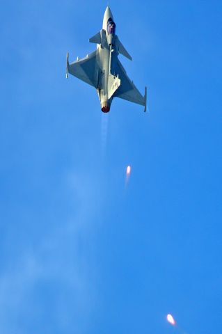 SAAF24 — - South African Air Force SAAB JAS39 Gripen deploying flares