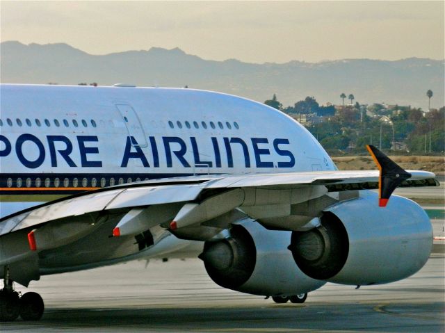 Airbus A380-800 (9V-SKL)