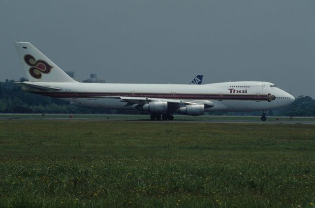 Boeing 747-200 (HS-TGF) - Departure at Narita Intl Airport Rwy16 on 1992/06/02