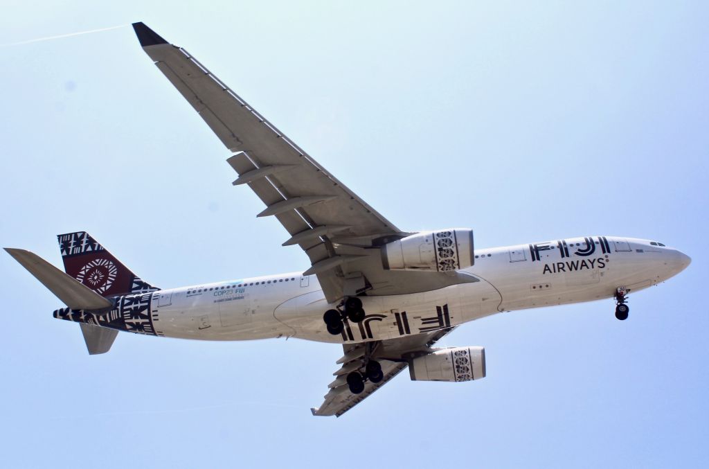 Airbus A330-200 (DQ-FJU)