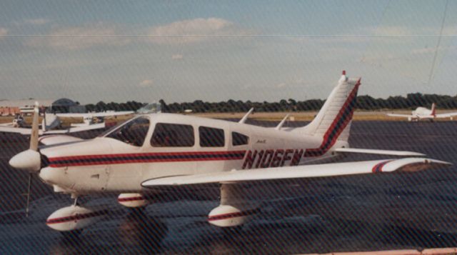 Piper Cherokee (N106FM)