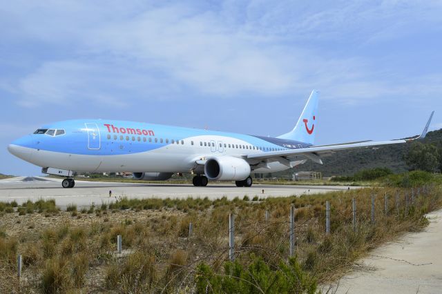 Boeing 737-800 (G-TAWH)