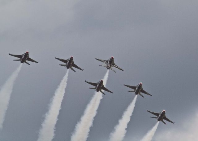 Lockheed F-16 Fighting Falcon —