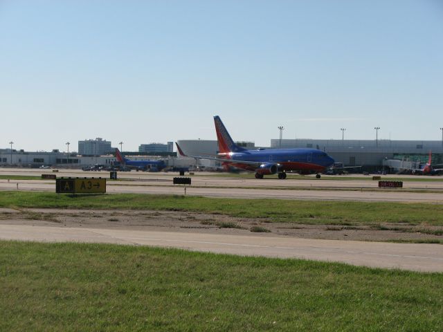 Boeing 737-700 (N944WN) - Southwest flight 223 departing Dallas for Albuquerque, NM