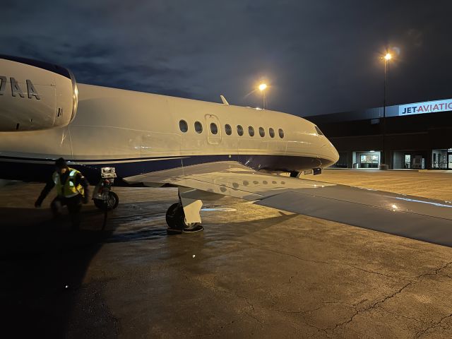 Dassault Falcon 2000 (N376MC)