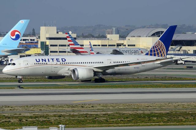 Boeing 787-8 (N27903) - United Boeing 787-8 N27903 at LAX on January 19, 2015. It first flew on December 7, 2012. Its construction number is 34823. It was delivered to United on December 20, 2012. 