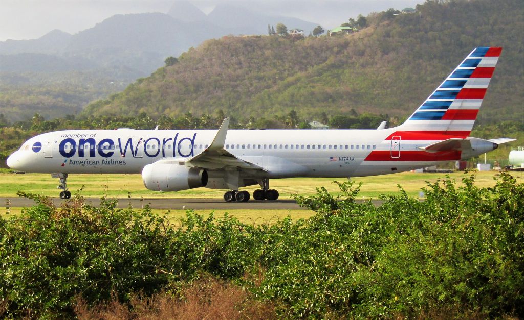 Boeing 757-200 (N174AA)