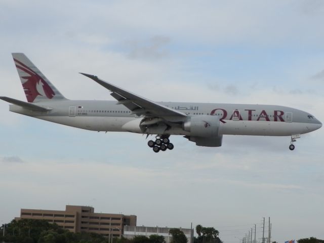 BOEING 777-200LR (A7-BBG)