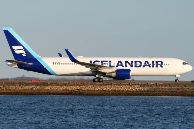 BOEING 767-300 (TF-ISW)