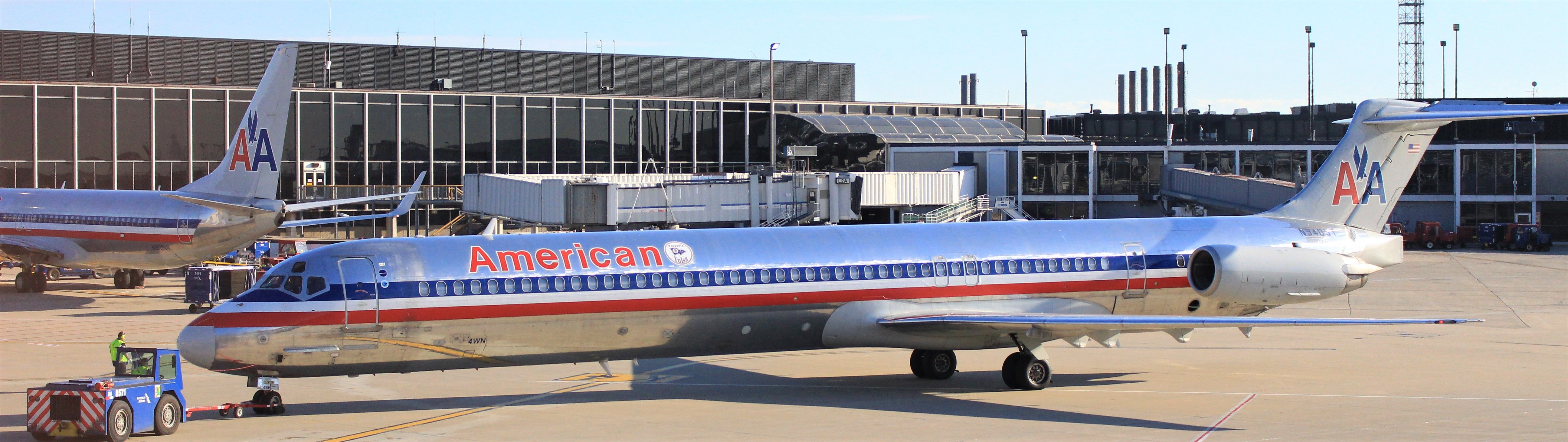 McDonnell Douglas MD-80 (N9405T) - Pushing back the maddog.