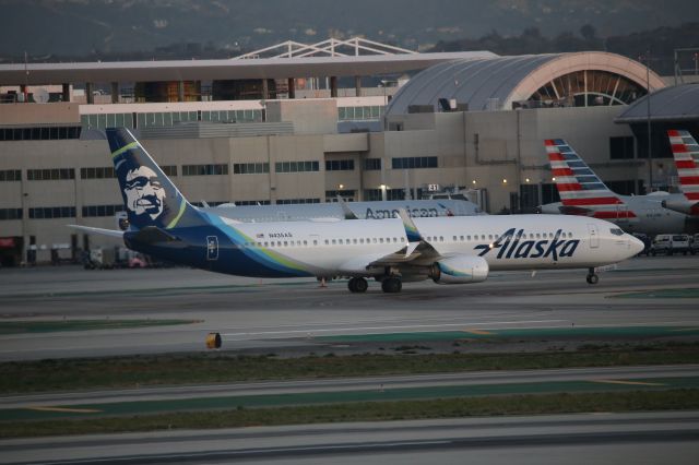 Boeing 737-900 (N435AS)