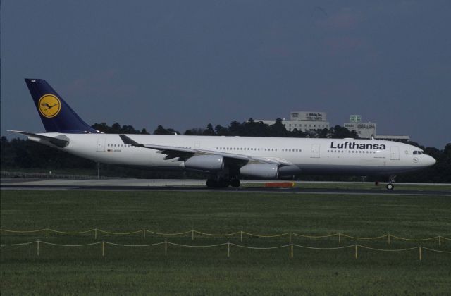 Airbus A340-300 (D-AIGN) - Departure at Narita Intl Airport Rwy16R on 1998/09/05