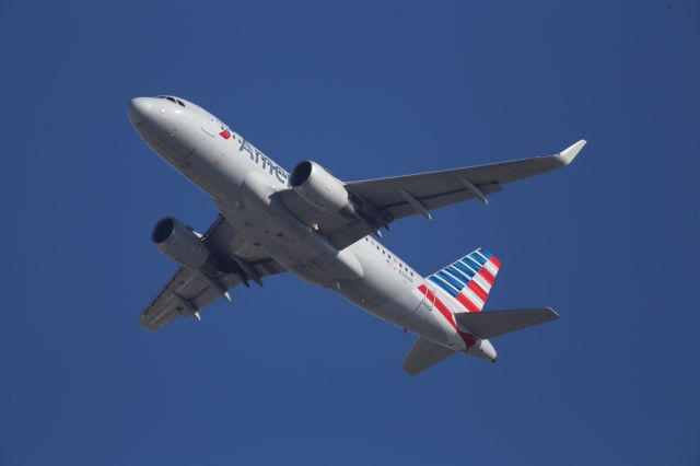 Airbus A319 (N3014R)