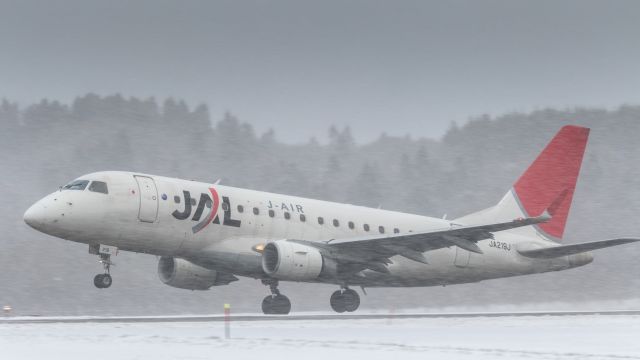 Embraer 170/175 (JA219J) - ジェイ・エア - J-AIR [JLJ] / Embraer ERJ-170-100 (ERJ-170STD)br /Dec.06.2015 Hakodate Airport [HKD/RJCH] JAPAN