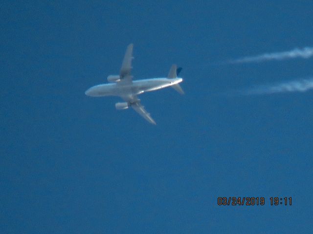 Airbus A319 (N817UA)