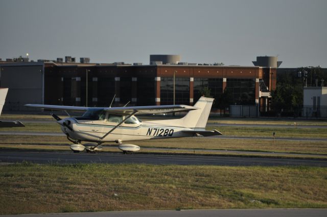 Cessna Skyhawk (N7128Q)