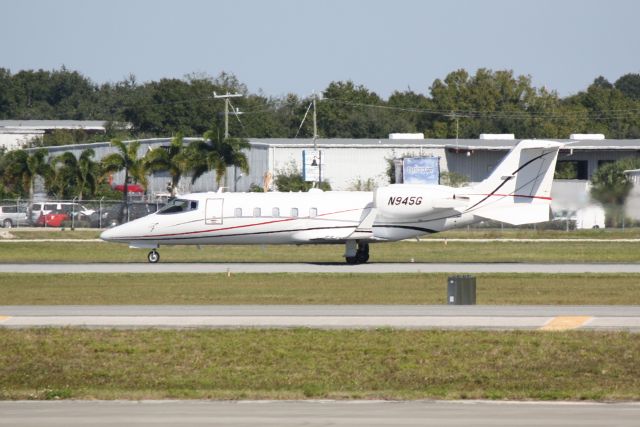 Learjet 60 (N945G) - Learjet 60br / (N945G) departs Sarasota-Bradenton International Airport