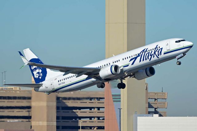 Boeing 737-900 (N477AS) - Alaska Boeing 737-990 N477AS at Phoenix Sky Harbor International Airport on December 28, 2017.