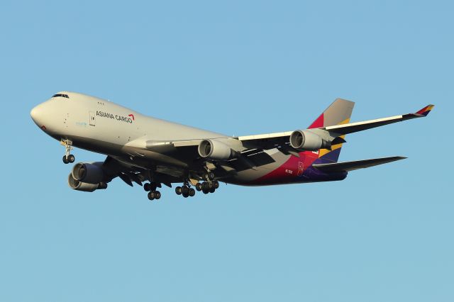 Boeing 747-400 (HL7616) - 'Asiana 587' arriving from Anchorage  (4/21)