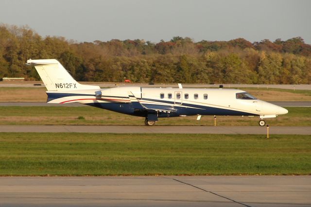 Learjet 40 (N612FX)