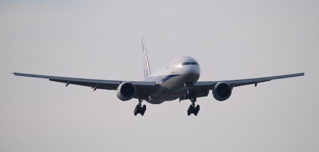 Boeing 777-200 (JA714A)