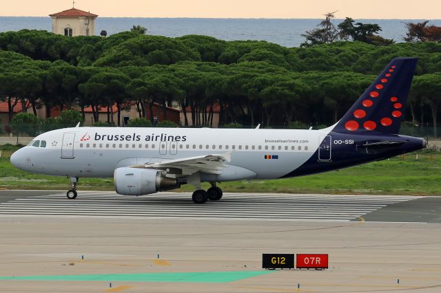 Airbus A319 (OO-SSI)