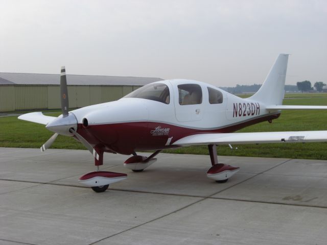 Cessna 350 (N823DH) - 2003 Columbia 350