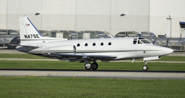 North American Sabreliner (N47SE) - Departing 22