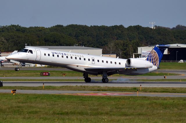 Embraer ERJ-145 (N11548)