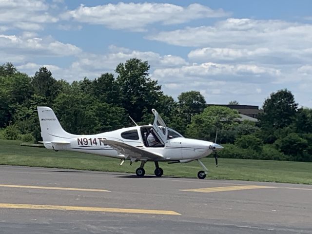 Cirrus SR-20 (N914TD) - N914TD (SR20) departing Wings Field (KLOM)br /Photo Date: June 24, 2021