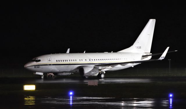 Boeing 737-700 (16-5832) - "cnv4703" usn c-40a 165832 at shannon 3/12/20.