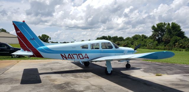 Piper Cherokee (N41704)