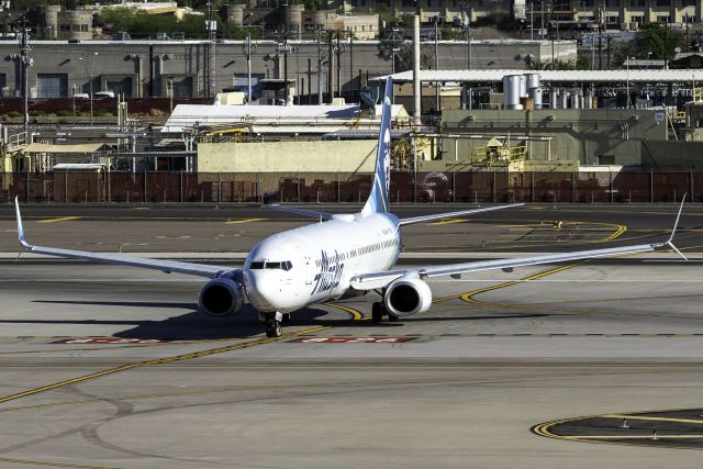 Boeing 737-900 (N284AK)