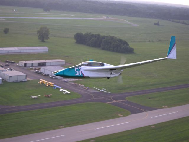 RUTAN Long-EZ (N818KD) - Fly over of quarterly hangar party at 2M8.