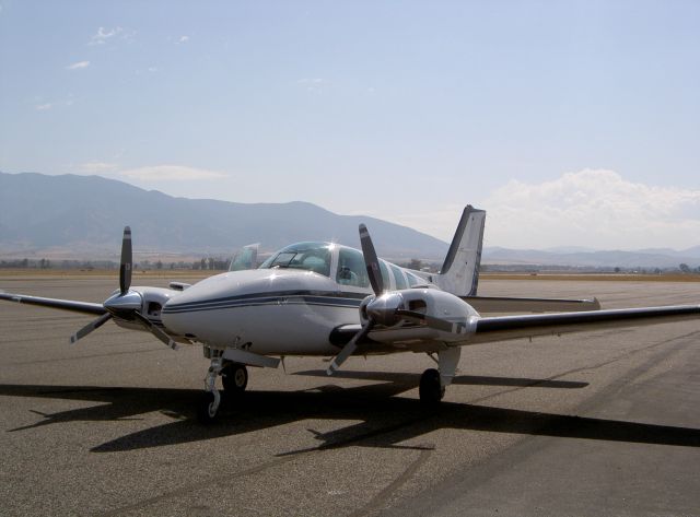 Beechcraft Baron (58) (N3209D)