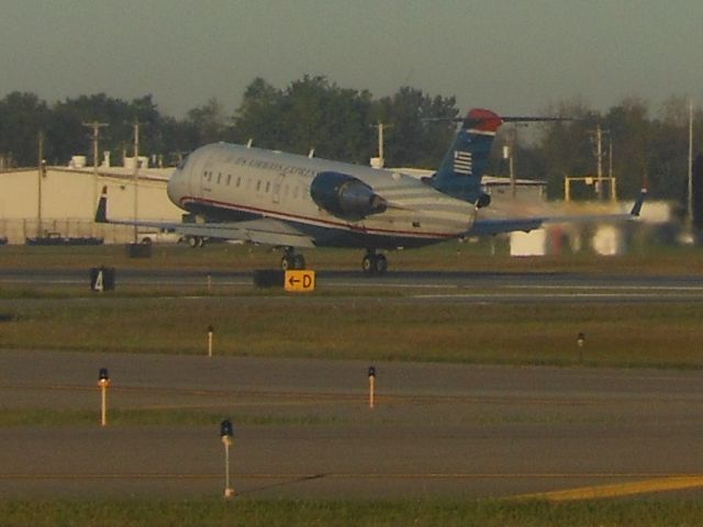 Canadair Regional Jet CRJ-200 (N446AW)