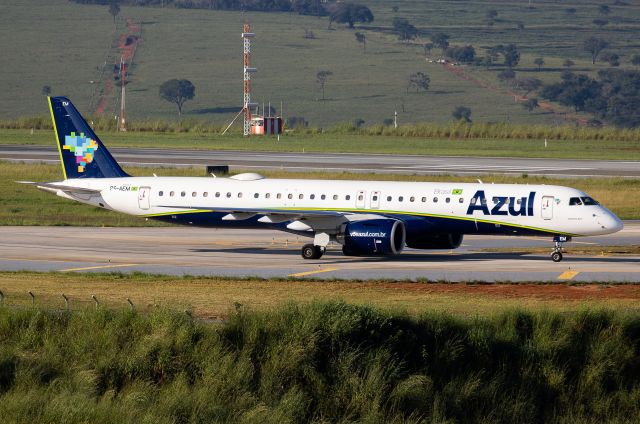 EMBRAER 195 (PS-AEM)