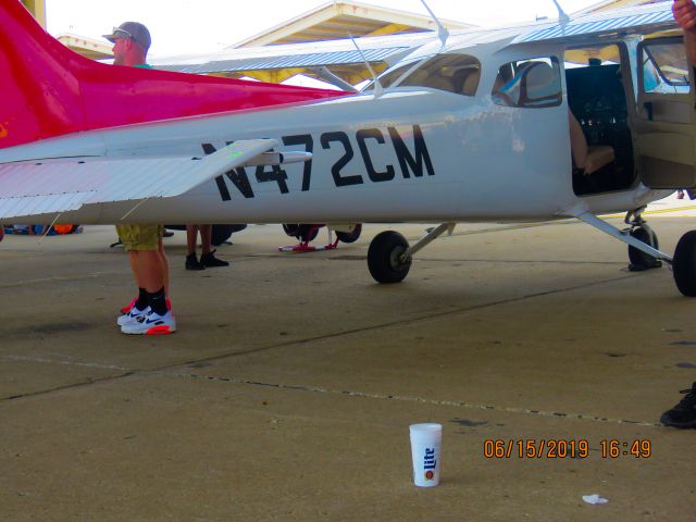 Cessna Skyhawk (N472CM)