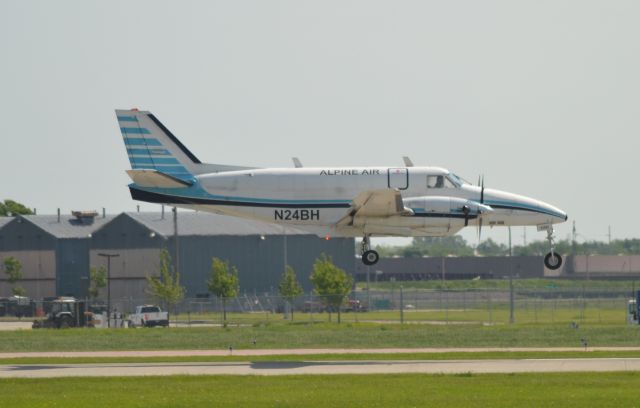 Beechcraft Airliner (N24BH) - Alpine Aviation N24BH on final to Runway 15 in Sioux Falls SD