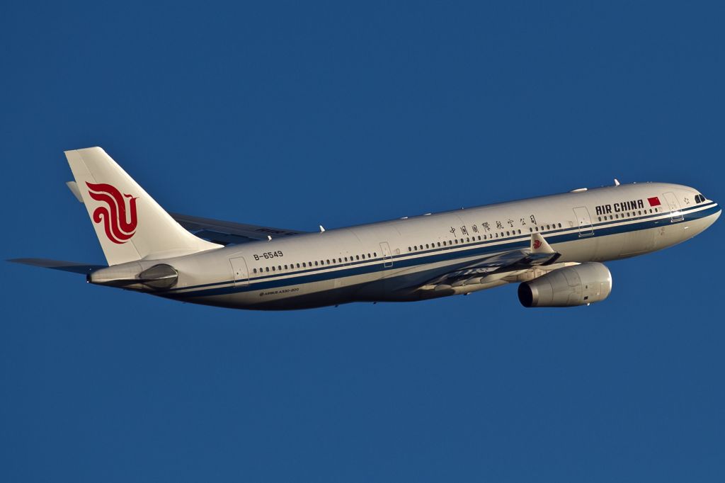 Airbus A330-300 (B-6549)